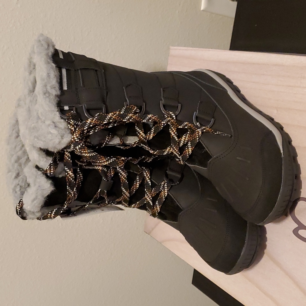 BEARPAW Desdemona Sheepskin Lined Lace-Up Boots